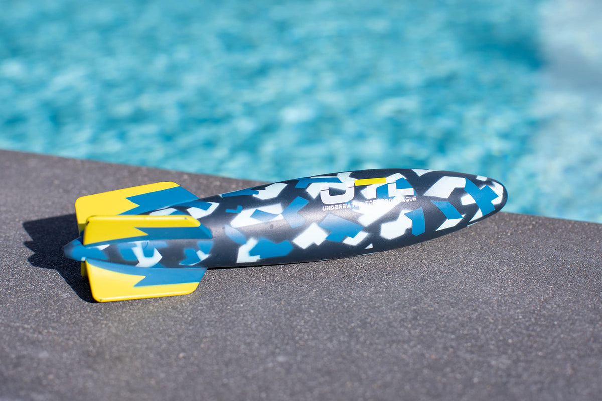 Hydrodynamic design delivers fast travel up to 25 feet in water