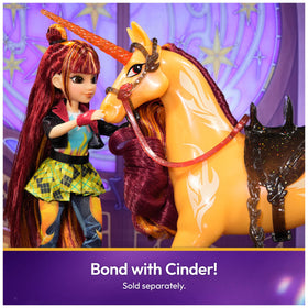 Unicorn Academy Valentina hair highlights create vibrant styling possibilities during play