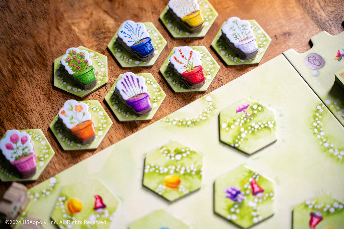 USAOPOLY Gnome Hollow artwork by Ammon Anderson enhances theme and appeal.
