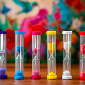 USAOPOLY Hummingbirds play area—bright, engaging setup that invites quick rounds.