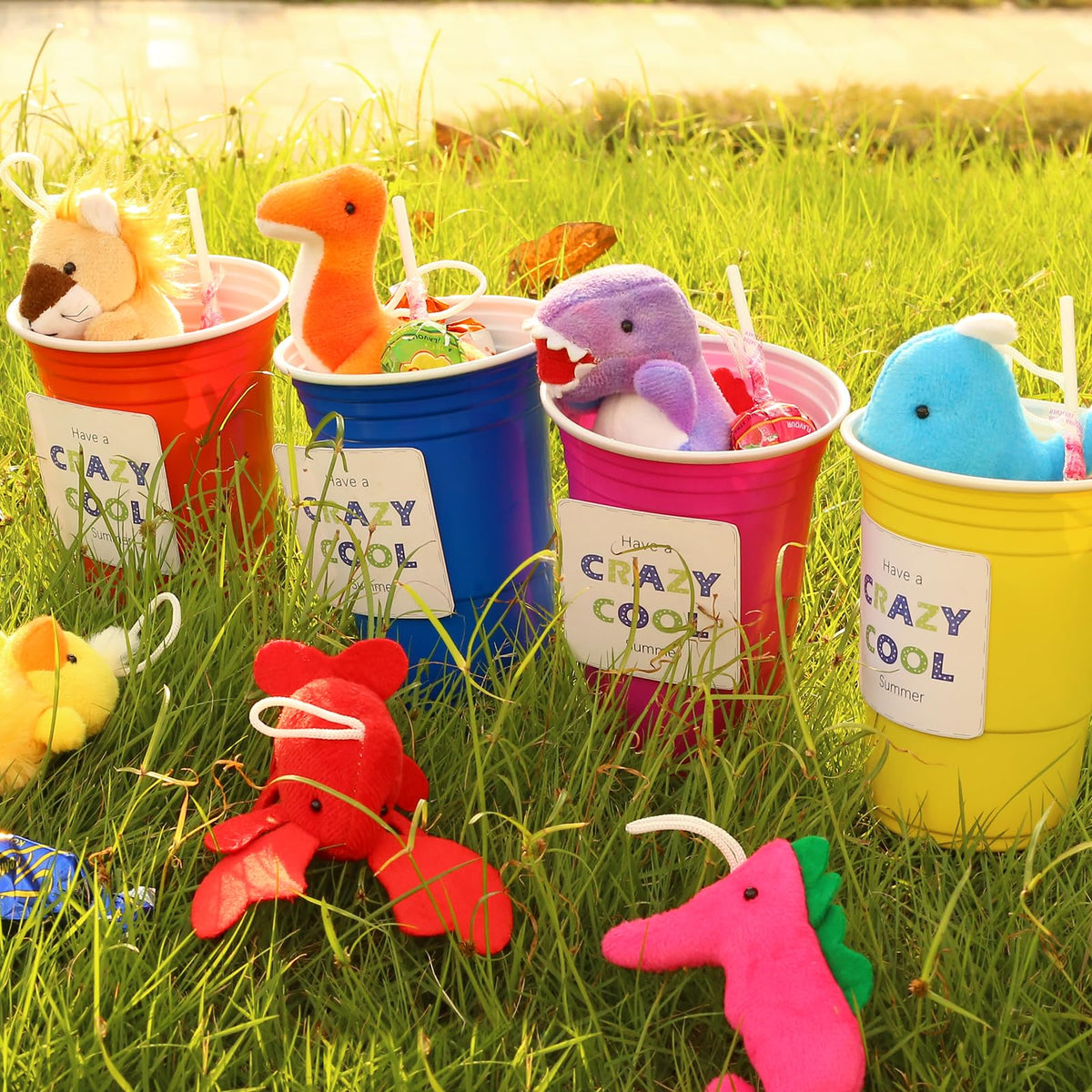 Uzoxlsn claw machine friendly plush – small size simplifies grabbing and playtime.
