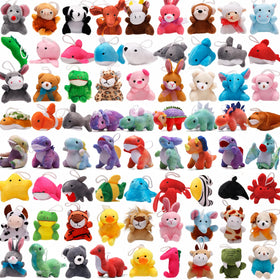 Uzoxlsn mini plush top chain – easy to carry as a keychain or bag charm.
