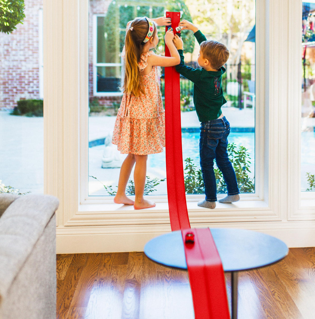 Valchemist FlexTrack 5000 rocket-red, flexible racing surface sparks imaginative play.