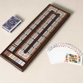 Vamslove travel-ready cribbage game set ideal for camping and family game nights.