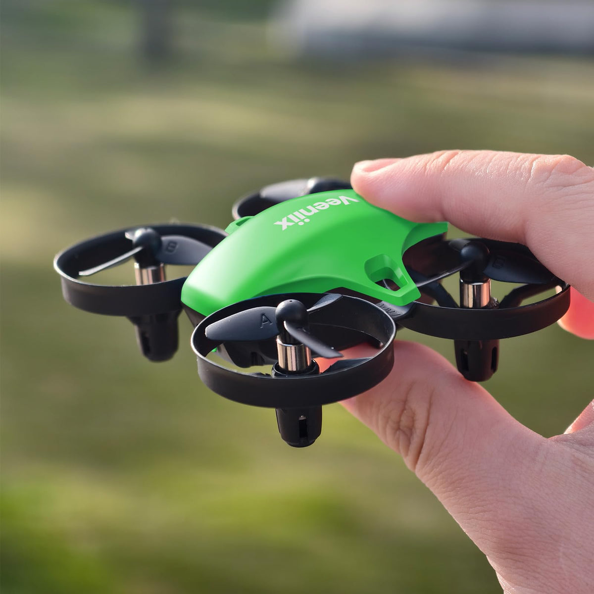 Veeniix V995 drone front view, compact design ideal for indoor practice