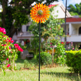 VEWOGARDEN 360-degree rotation provides dynamic motion from any wind direction.