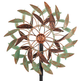 VEWOGARDEN 360° spinner with feather-texture blades adds kinetic charm to your garden