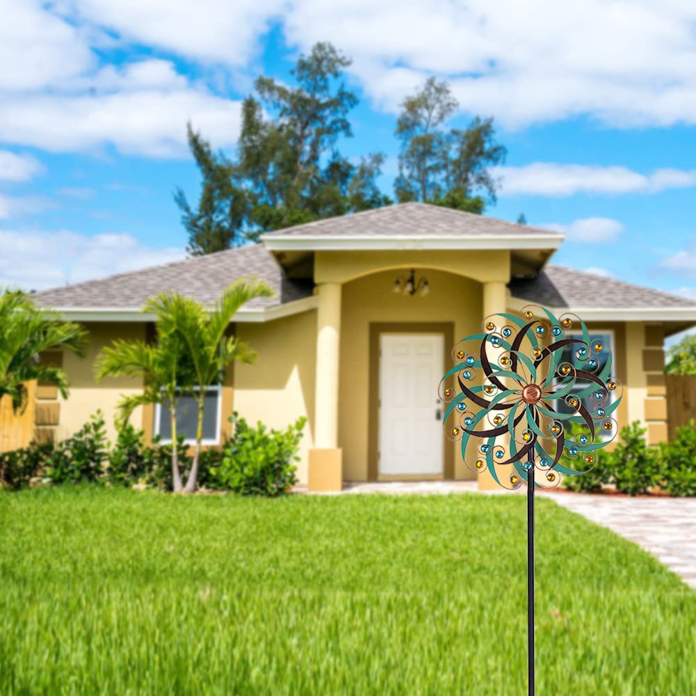 VEWOGARDEN wind spinner shines in sunlight, creating a shimmering backyard centerpiece.