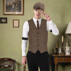VillbeCoser bow tie and metal glasses complete a Roaring Twenties look.