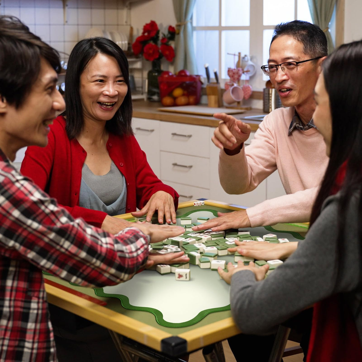 VioraWhite rubber material offers durability and quiet gaming