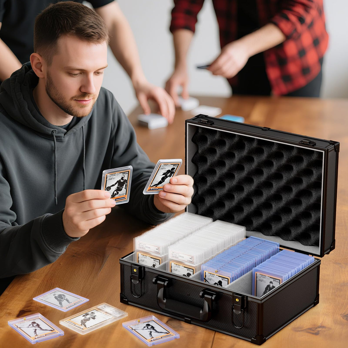 Vitula card case with 120 one touch magnetic holders securing cards