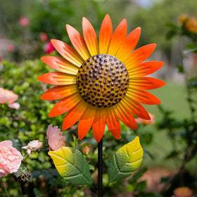 Viveta metal wind spinner with a sturdy stake stays stable in wind