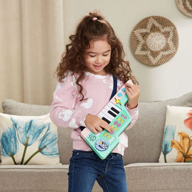 Colorful keypad and labels on the Bluey Keytar are easy for little hands.