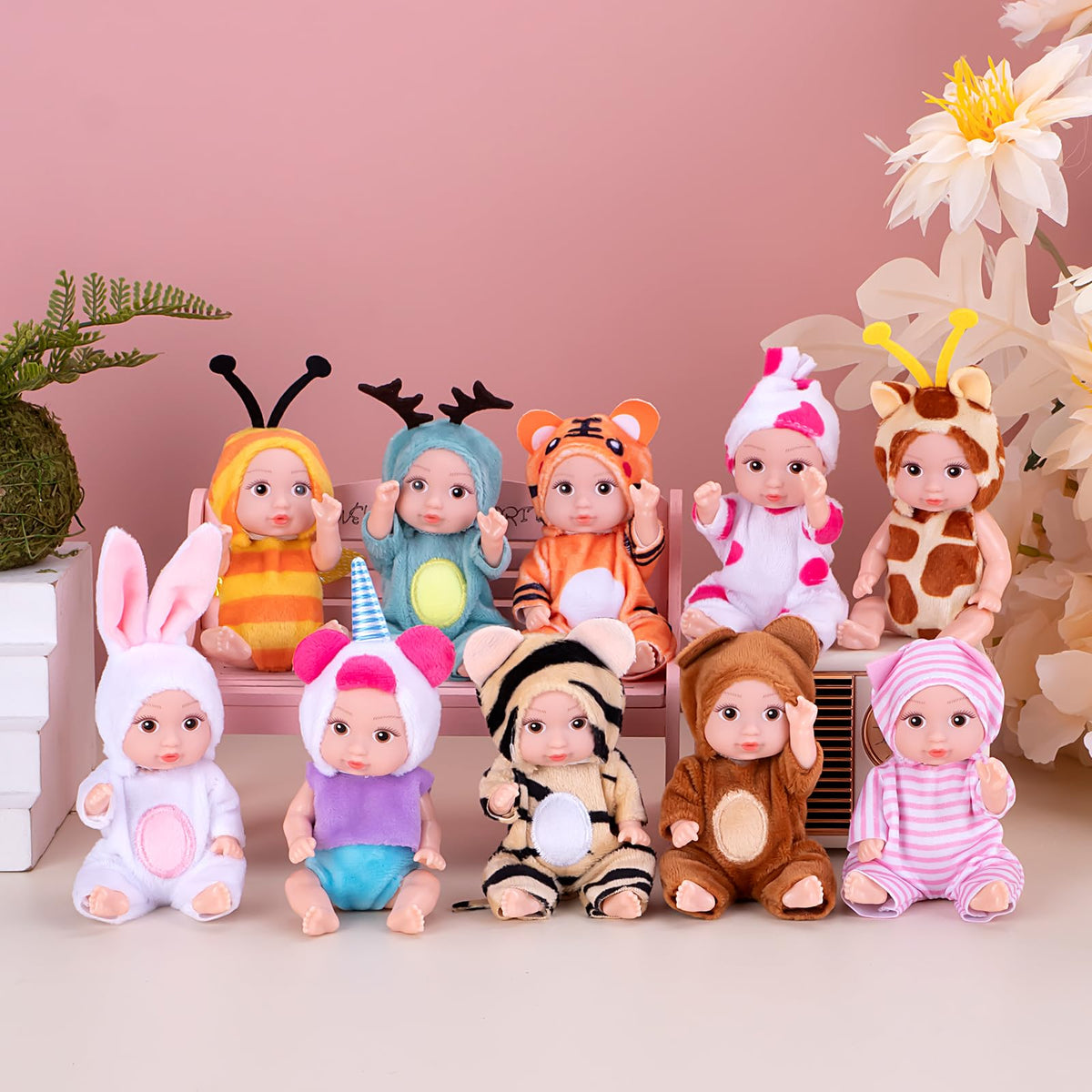 Vueos group play with 10 dolls boosts storytelling