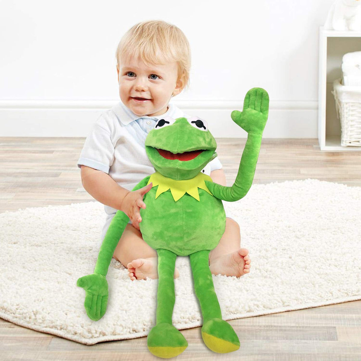 Vurezza Kermit frog puppet offers soft, unfilled body for gentle hugs and posing.