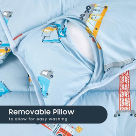 Wake In Cloud nap mat uses 100% cotton fabric for soft comfort