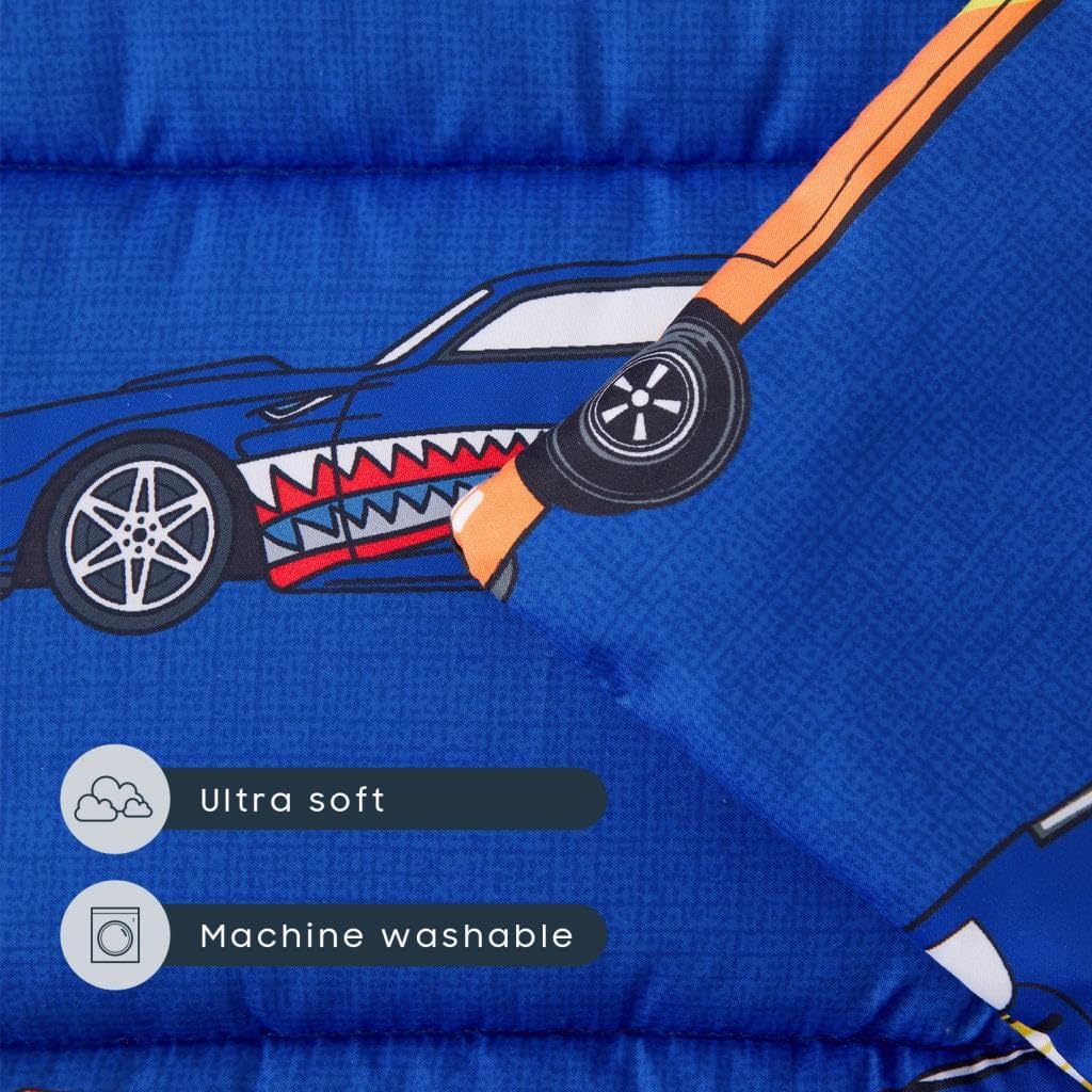 Wake In Cloud nap mat with blue name-card pocket helps identify belongings.