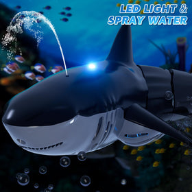 Watudou remote shark in pool play showing maneuverability