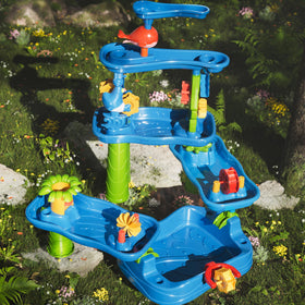 WATUDOU water table outdoors ready for seasonal use