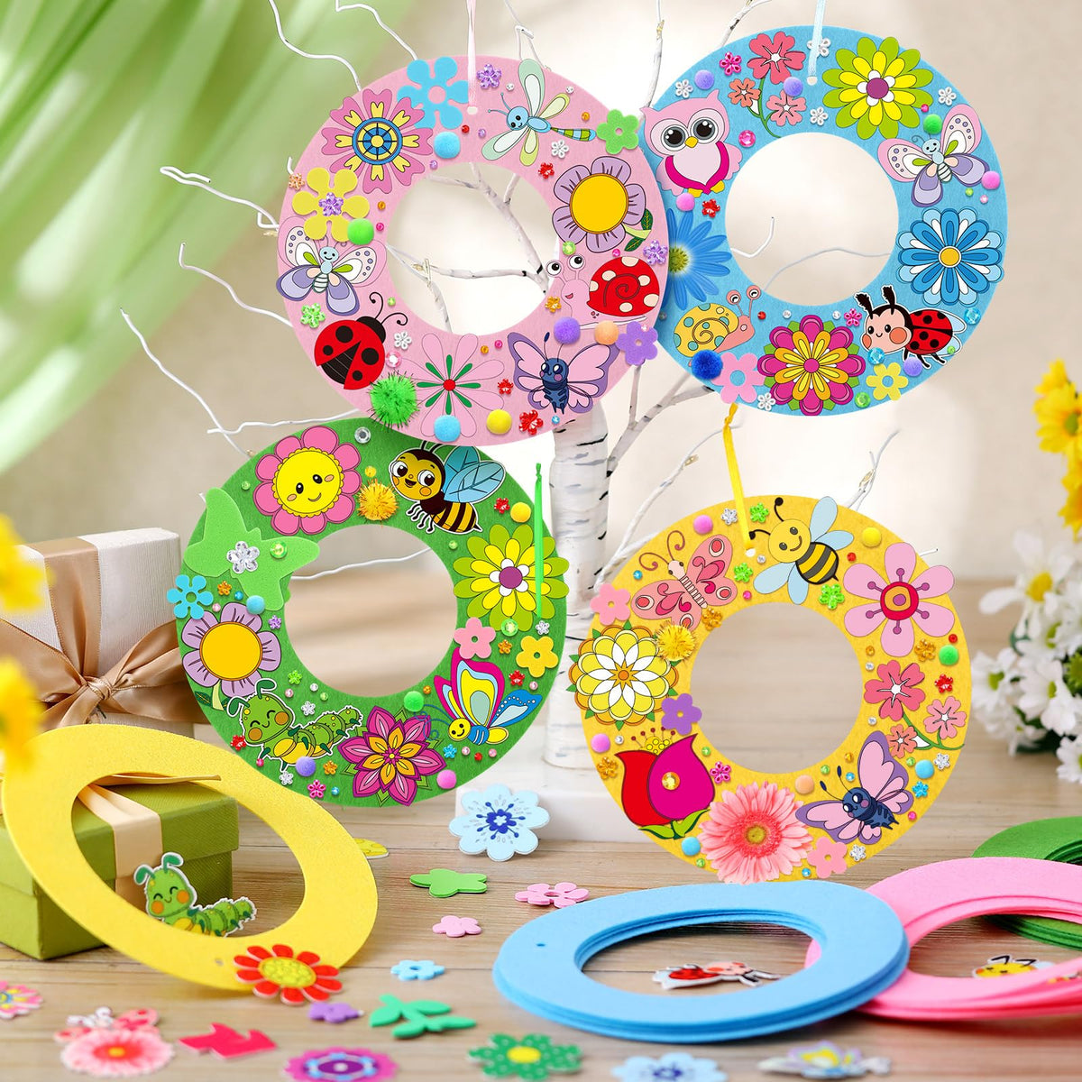 Wavwavw multi-pack wreath kit with balls and diamonds for sparkle