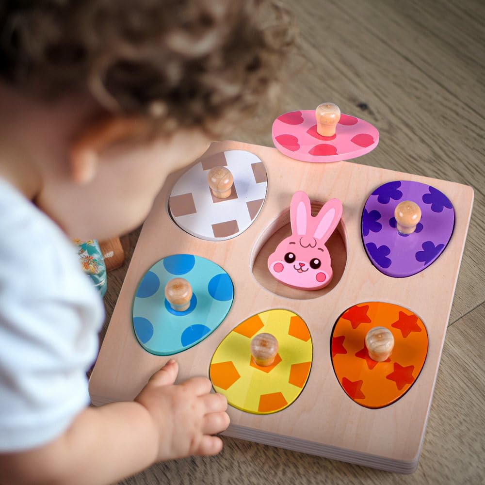 Waybla Easter peg puzzle Carrot cover strengthens fine motor skills.