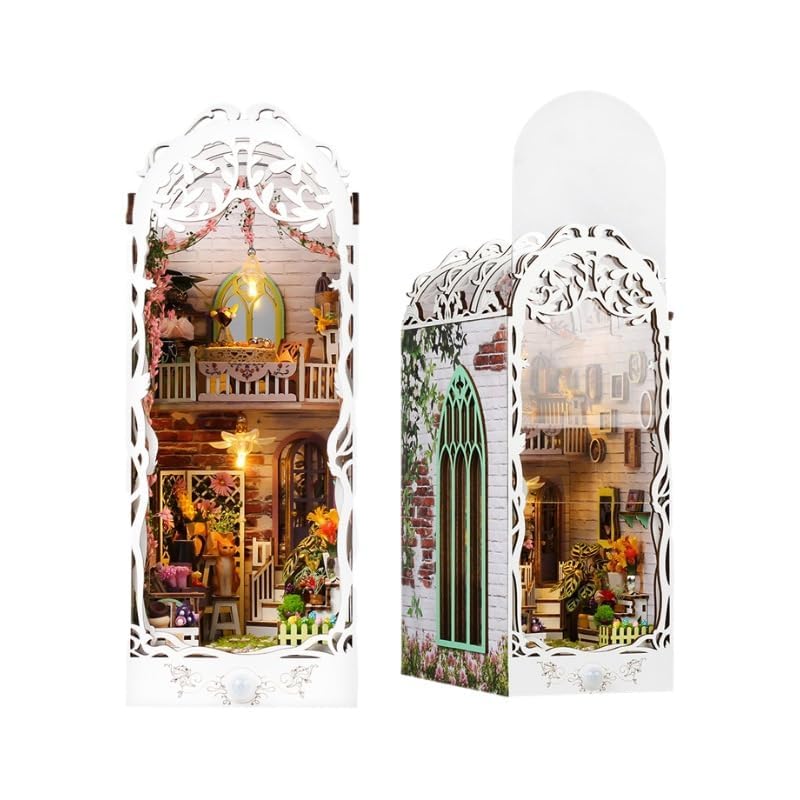 Wefaouse book nook decor on display shows decorative value for shelves