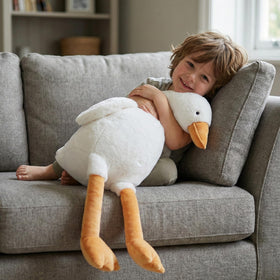 WEIGEDU goose plush as bedtime companion for stories and comfort