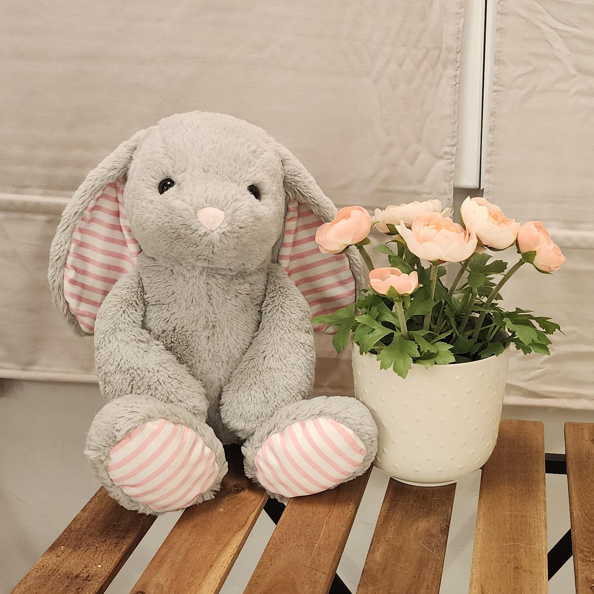 Easy-clean WEIGEDU bunny can be hand washed or machine gentle.