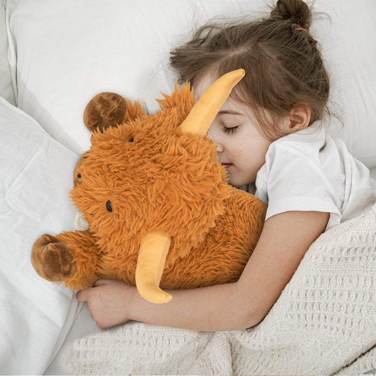 Wepop Highland Cow weighted plush, close-up fur detail, fluffy texture for cozy moments.