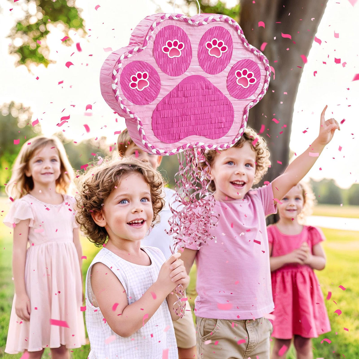 WERNNSAI paw pinata doubles as animal-themed decor after party.