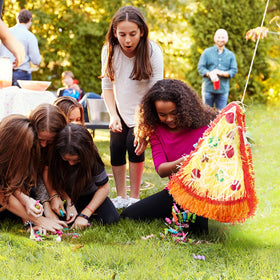 Wernnsai pizza pinata hanging ring enables easy setup at venues