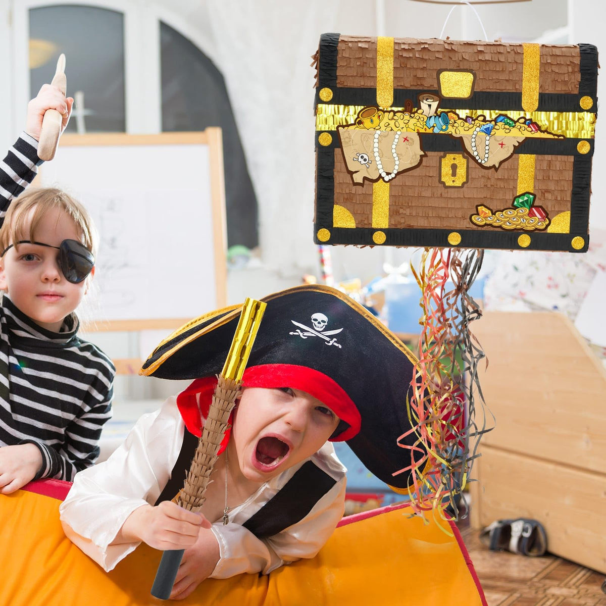 WERNNSAI Treasure Chest Pinata full-size shot ready for treats.