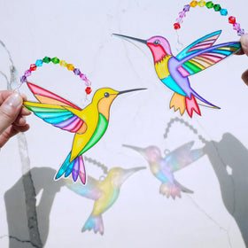 Winlyn hummingbird suncatcher frame size of 4-5 inches for easy handling.
