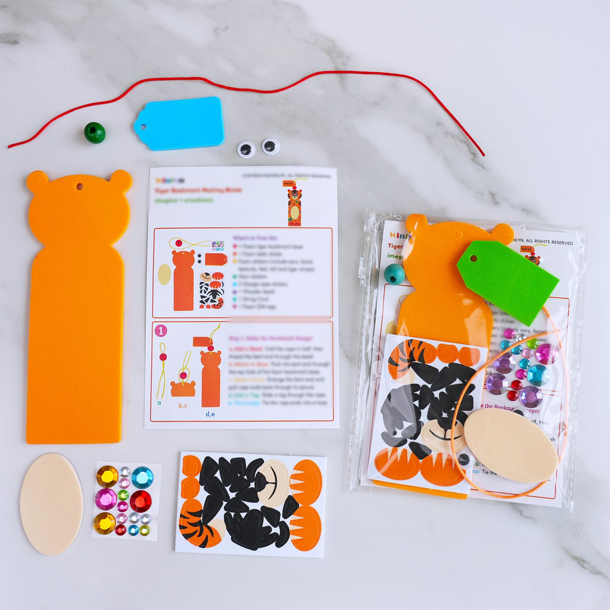 Winlyn giraffe bookmark kit with tall patterns for reading goals