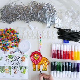 Winlyn Jungle Giraffe Suncatcher mosaic style design ready for bright color fills