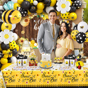 Winrayk honey bee backdrop provides a crisp, photo-friendly wall