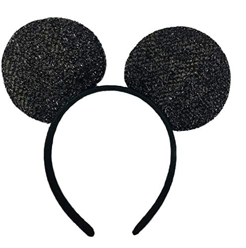 Winvin party favors: mouse ears worn by guests.