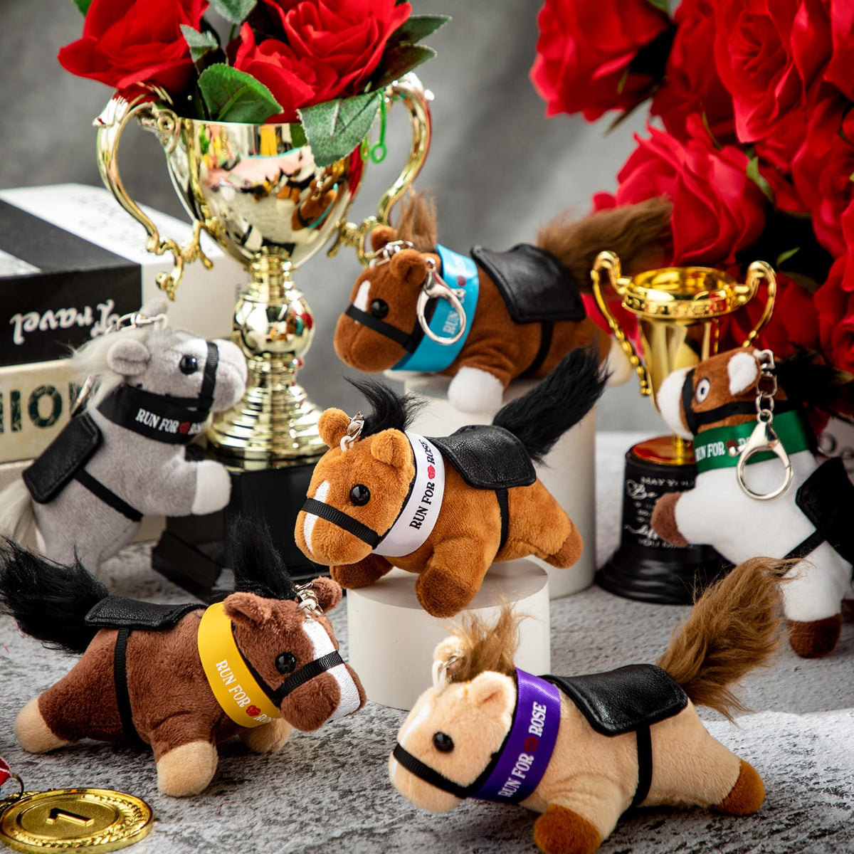 Wiwiqing six-piece plush keychain set, perfect as party favors