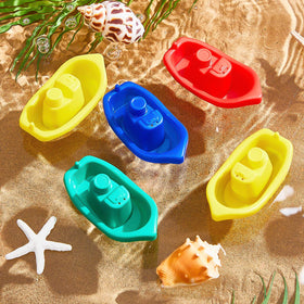 Woanger floating colorful boats in four colors are ideal for water play.
