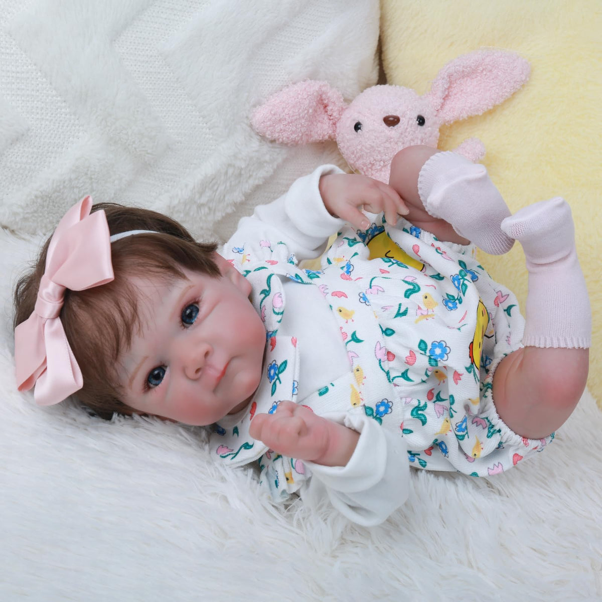 WOOROY feeding accessories included to enhance pretend play