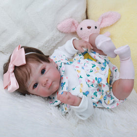 WOOROY feeding accessories included to enhance pretend play