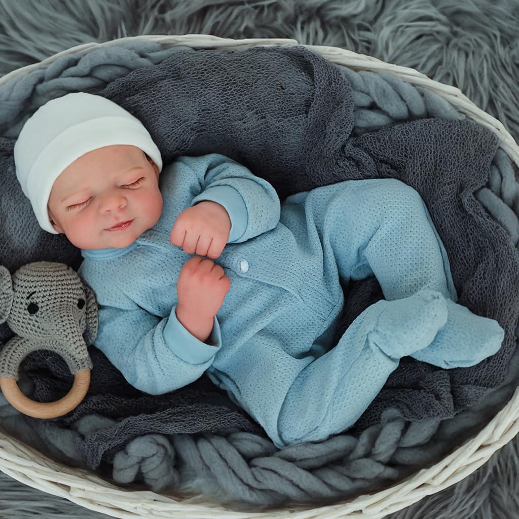 WOOROY lifelike veins and rosy cheeks enhance realism during pretend caregiving