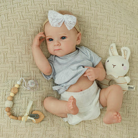 WOOROY Realistic Reborn Baby Doll with full vinyl body for lifelike touch and nurturing play.