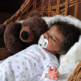WOOROY accessories gift set enhances imaginative play and caregiving scenarios.