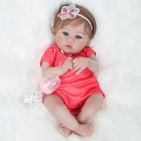 WOOROY Poseable limbs enable natural pretend play poses.