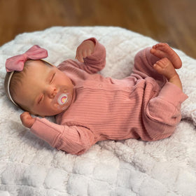 WOOROY soft weighted cloth body provides cuddly realism and hugs.