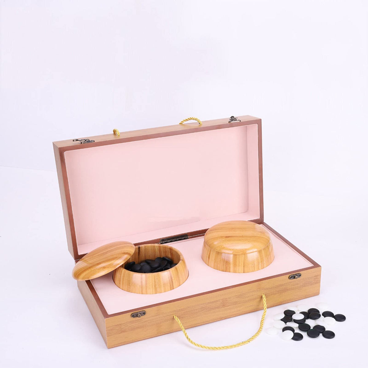 Wowwoody storage tank keeps all pieces organized and protected.