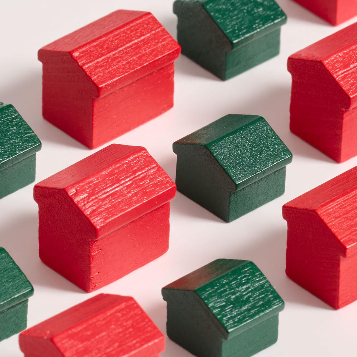 1935 graphics on the Monopoly board evoke retro charm from WS Game Company