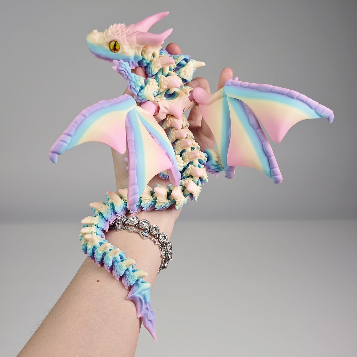 WUQIREN dragon with wings in rainbow finish for desk decor