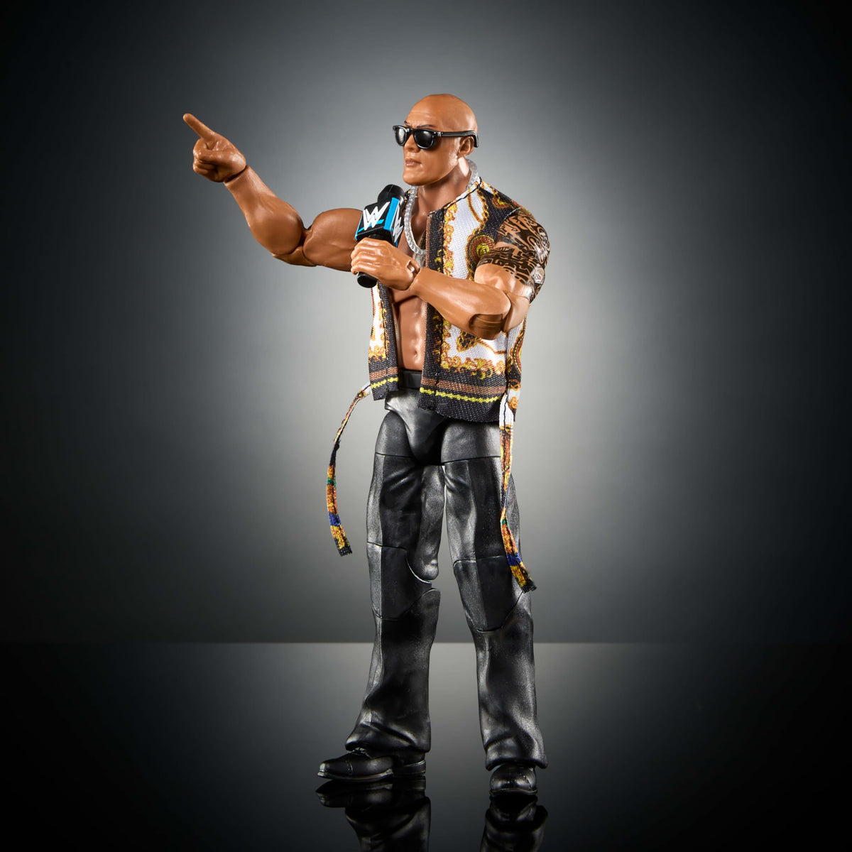 Interchangeable hands included for varied poses and dramatic entrances